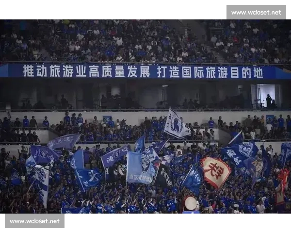 海港球迷齐聚世博源！10・26 客场战泰山，第二现场燃爆申城